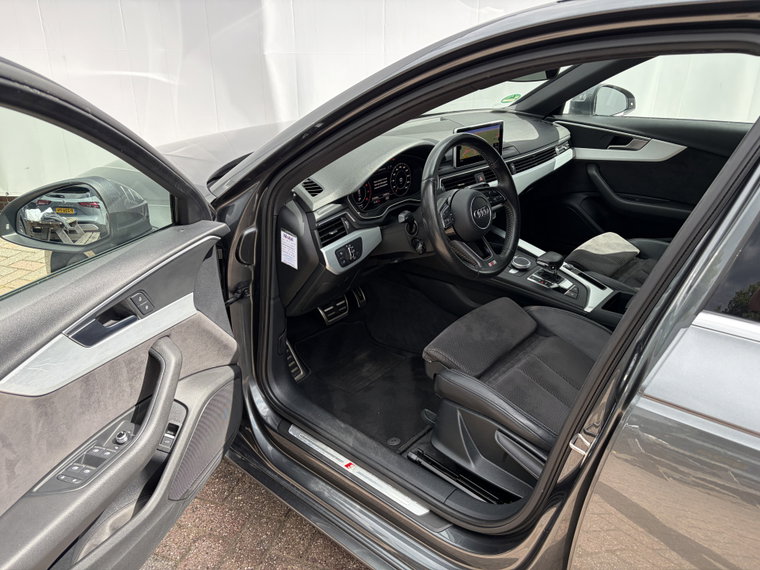 Vehicle Image 38