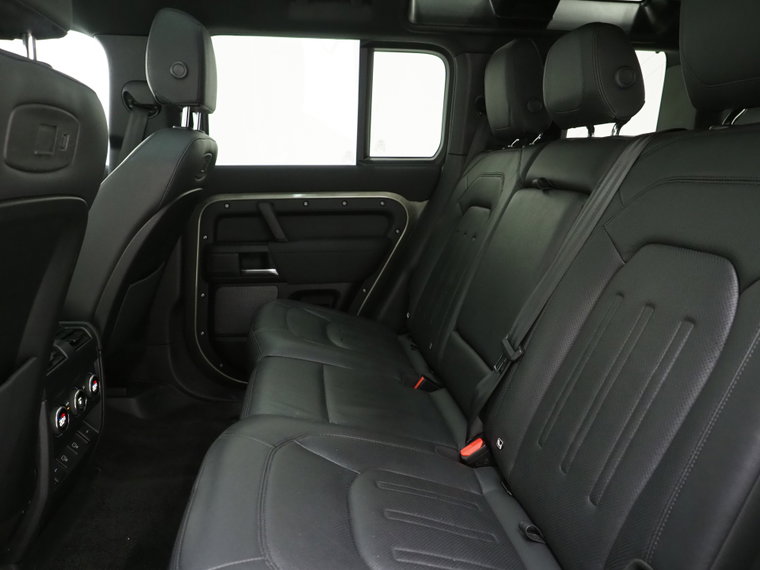 Vehicle Image 32