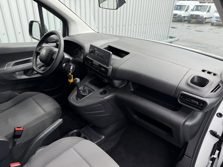 Vehicle Image 22