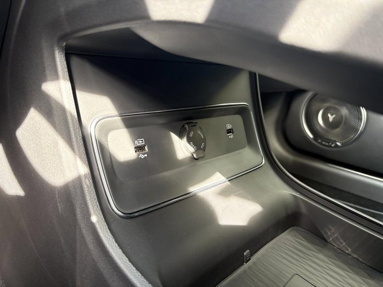 Vehicle Image 60