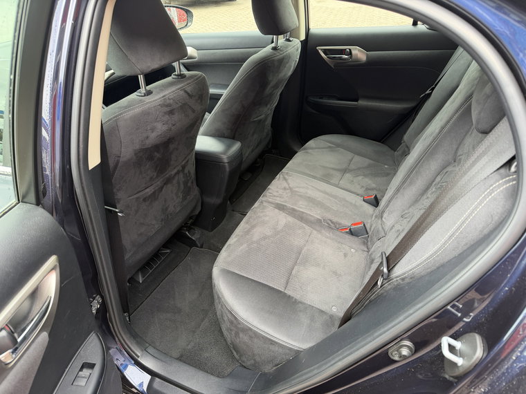 Vehicle Image 17