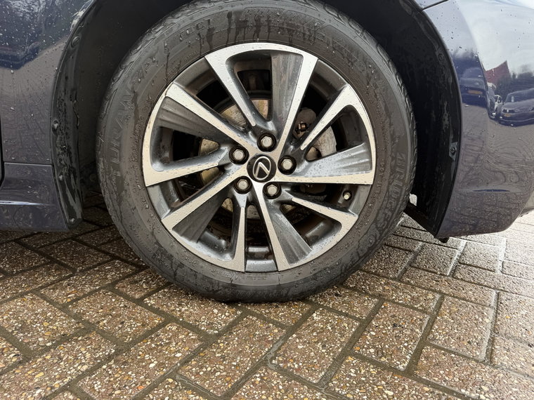 Vehicle Image 23