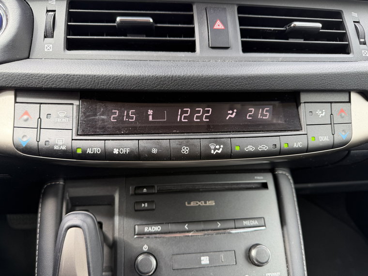 Vehicle Image 30