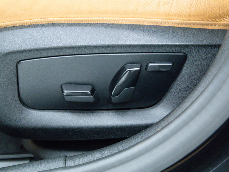 Vehicle Image 35