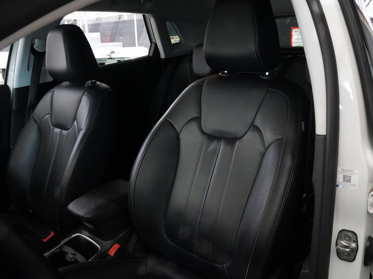Vehicle Image 38
