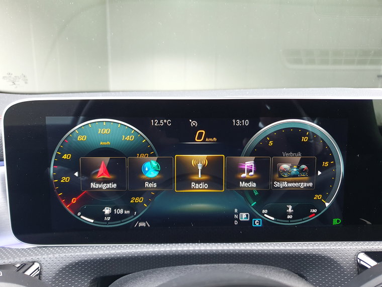 Vehicle Image 28