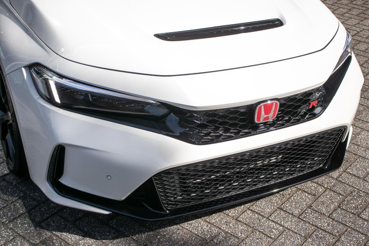Vehicle Image 32