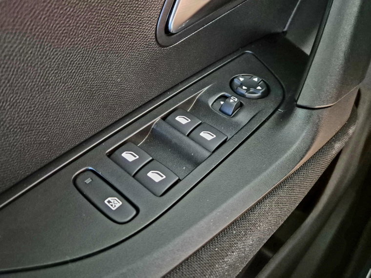 Vehicle Image 33