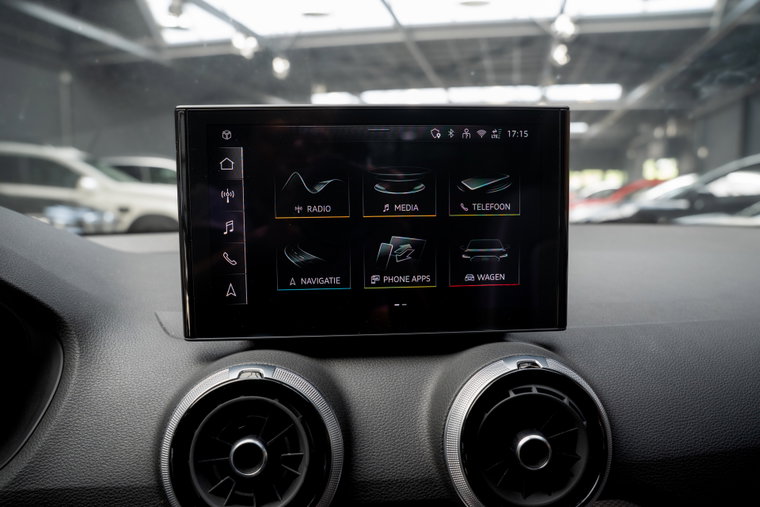 Vehicle Image 13