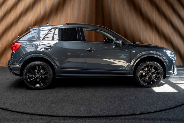 Vehicle Image 7