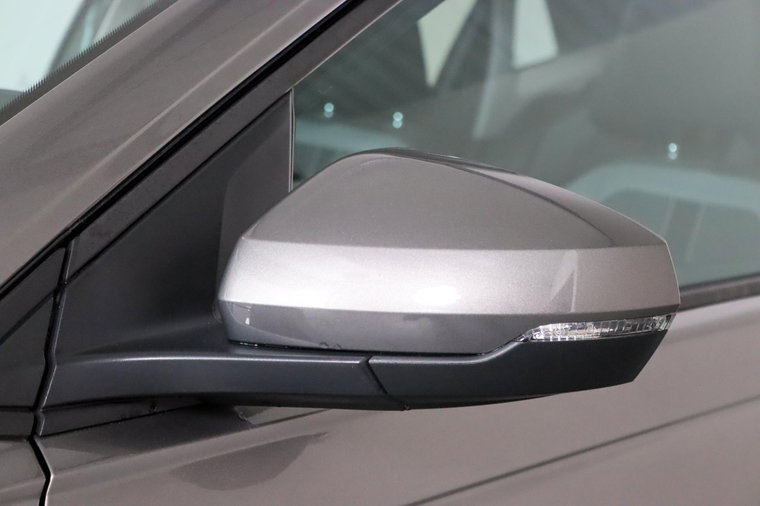 Vehicle Image 38