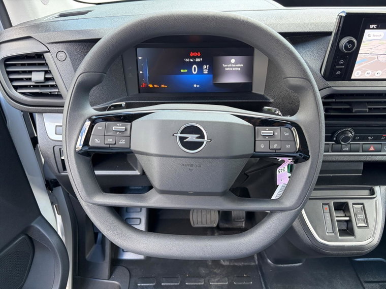 Vehicle Image 32
