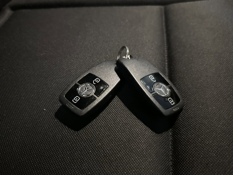 Vehicle Image 25