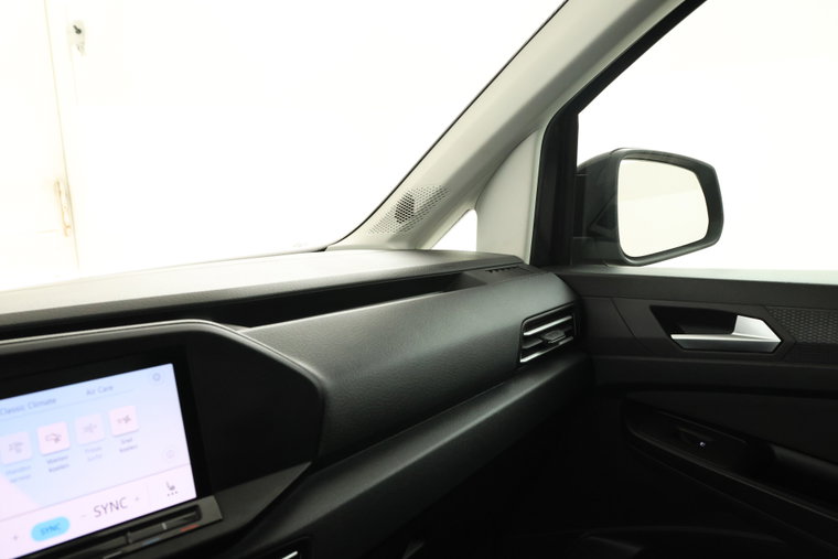 Vehicle Image 38