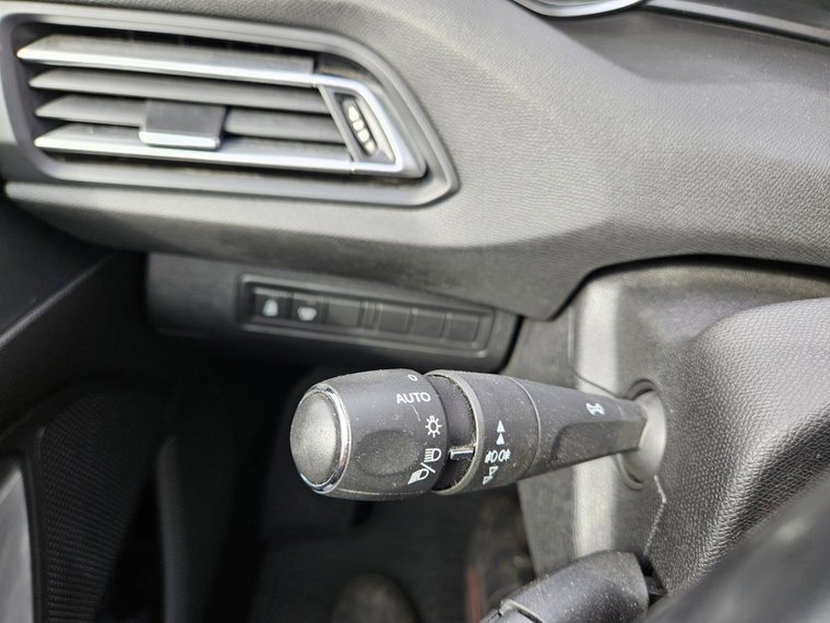 Vehicle Image 28