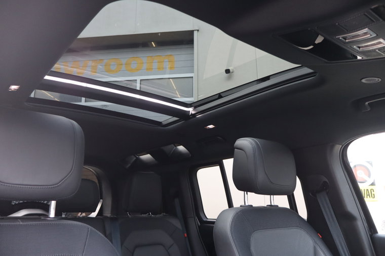 Vehicle Image 33
