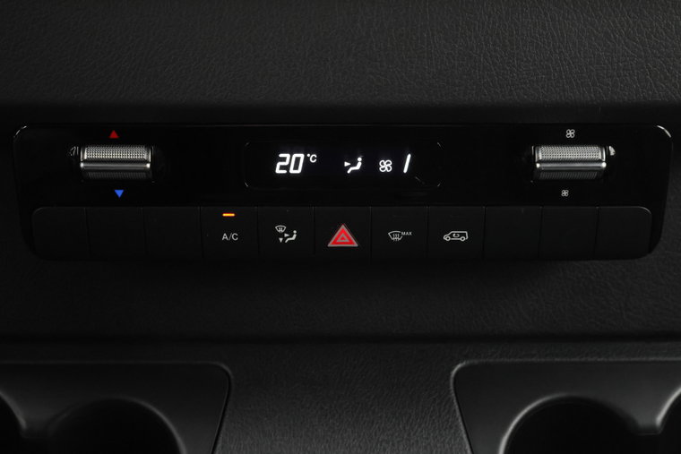 Vehicle Image 45