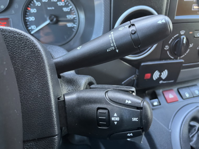 Vehicle Image 28
