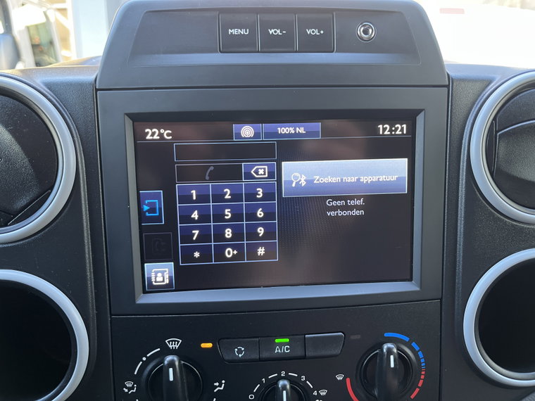 Vehicle Image 32