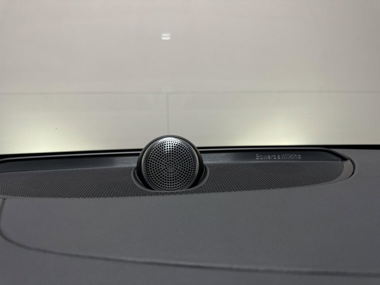 Vehicle Image 33