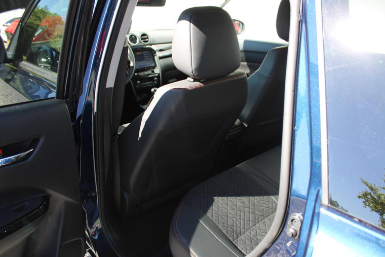 Vehicle Image 17