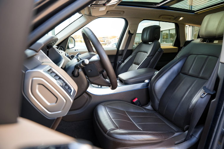 Vehicle Image 10