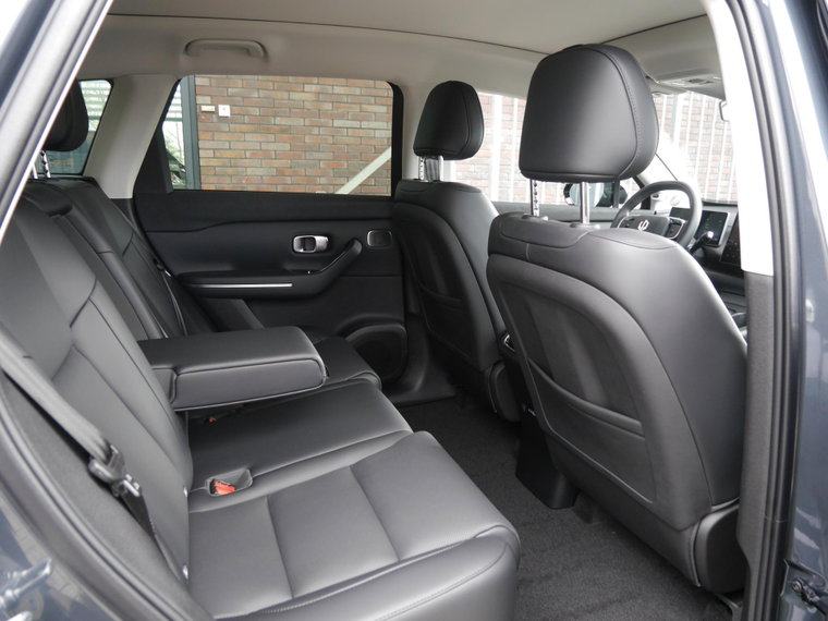 Vehicle Image 13