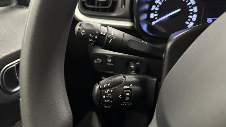 Vehicle Image 22