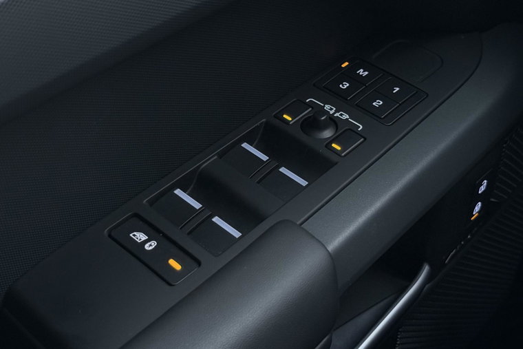 Vehicle Image 43