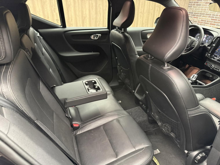 Vehicle Image 35