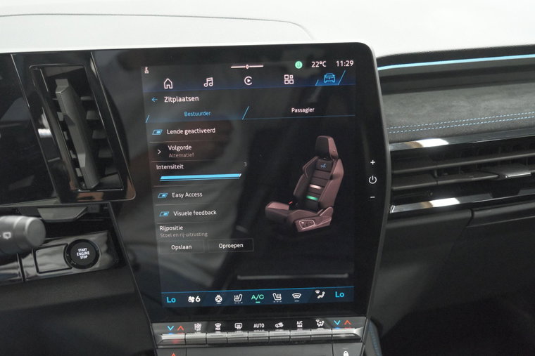 Vehicle Image 32