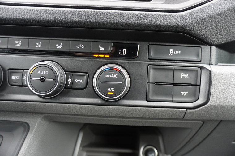 Vehicle Image 28