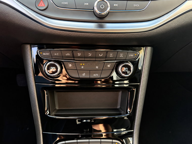 Vehicle Image 38