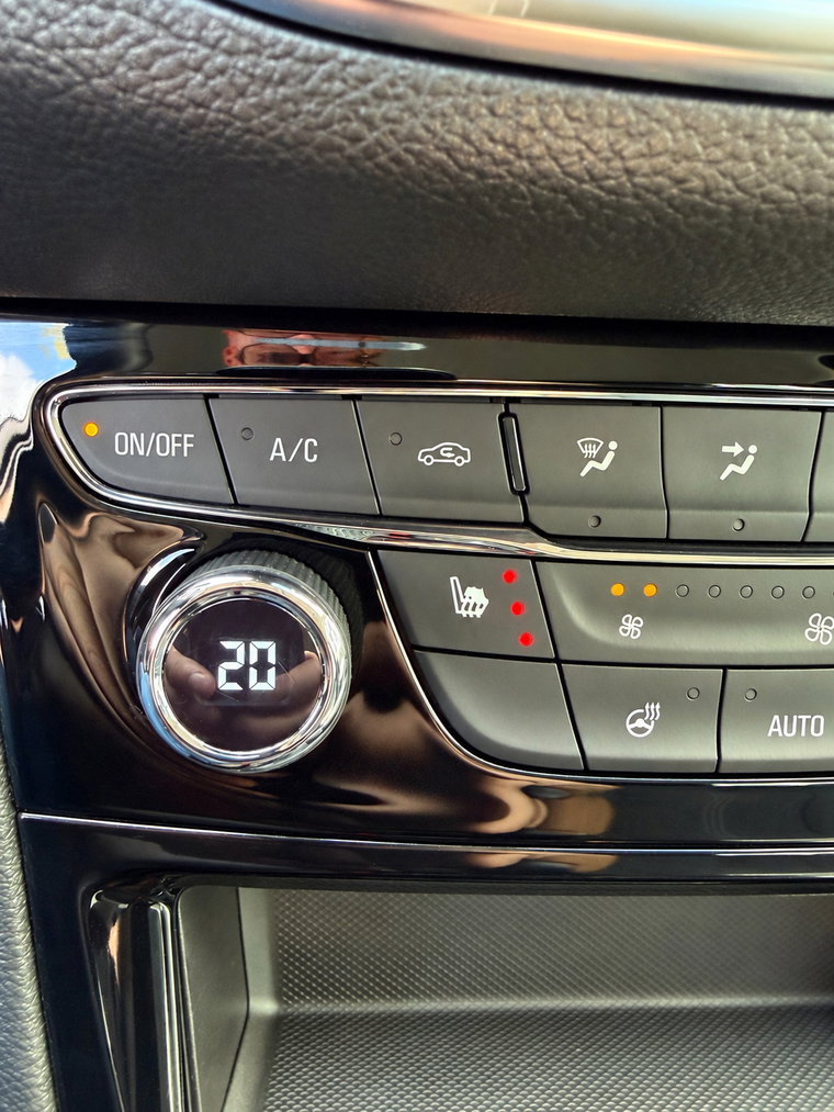 Vehicle Image 40