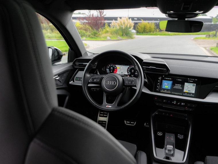 Vehicle Image 21