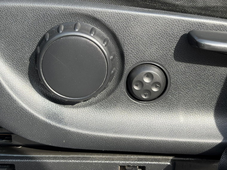 Vehicle Image 28