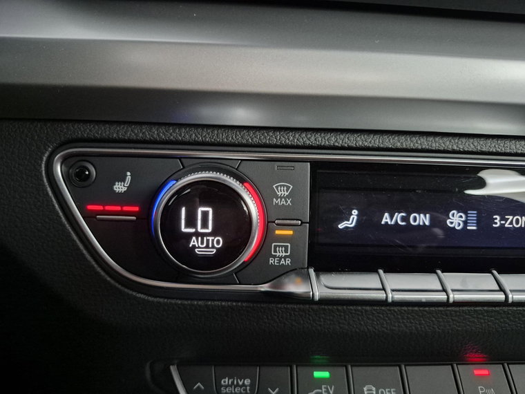Vehicle Image 26