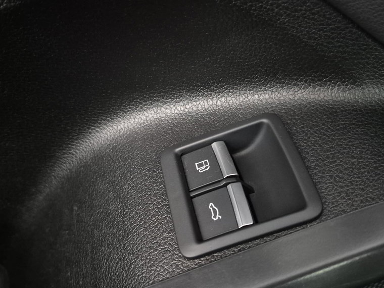 Vehicle Image 40