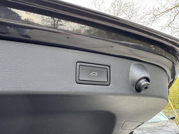Vehicle Image 52