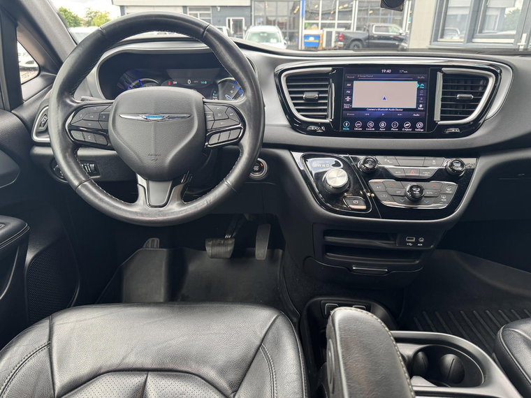 Vehicle Image 12