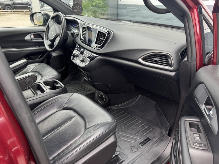 Vehicle Image 18