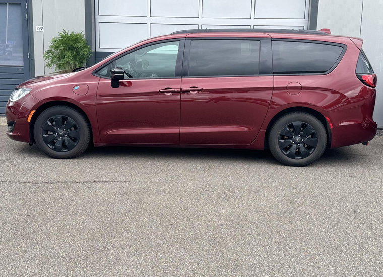 Vehicle Image 4