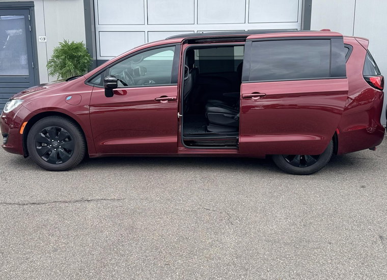 Vehicle Image 5