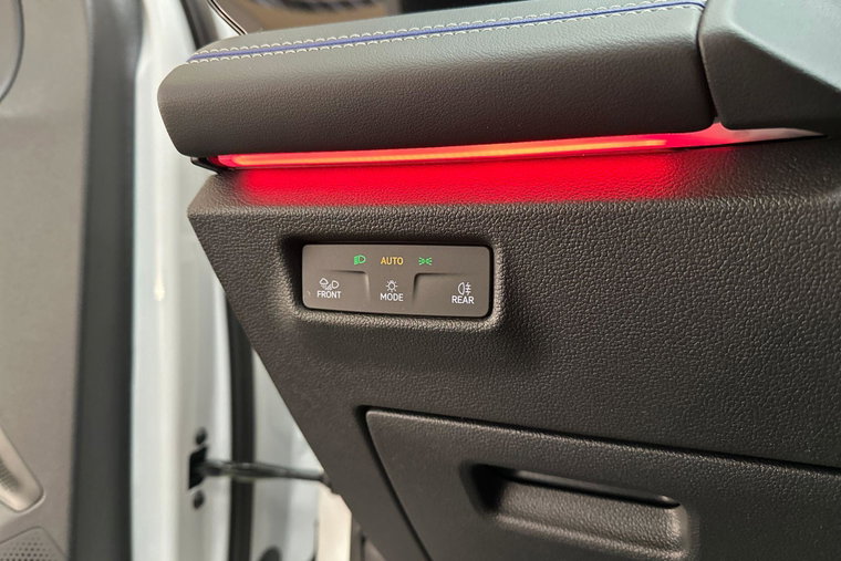 Vehicle Image 21