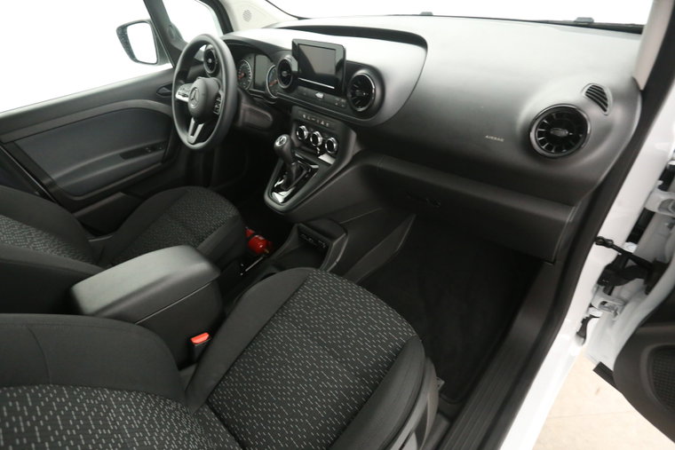 Vehicle Image 23