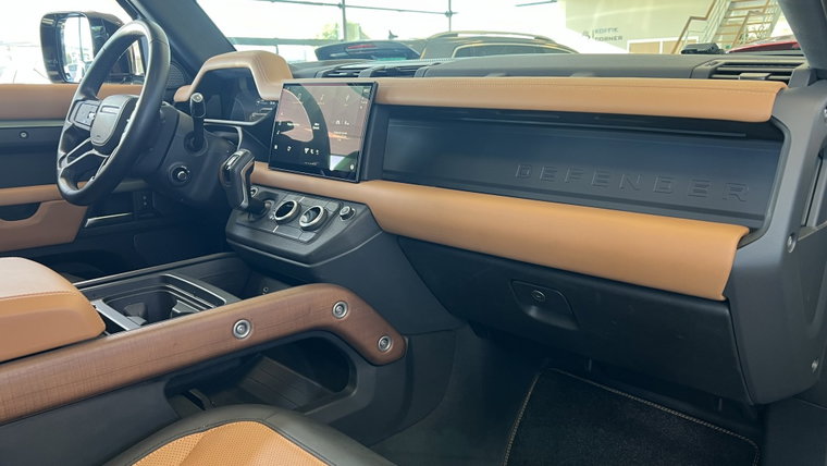 Vehicle Image 21
