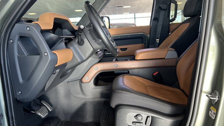 Vehicle Image 11