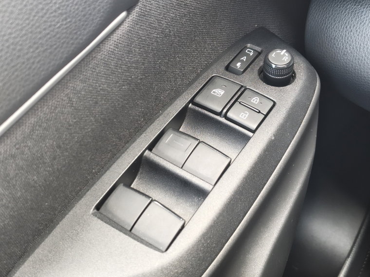 Vehicle Image 23