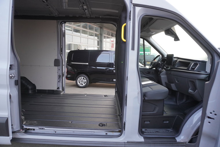 Vehicle Image 14