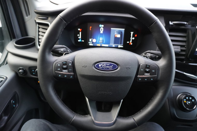 Vehicle Image 16